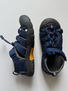 Keen Newport Water Sandals in blue. Size: 2